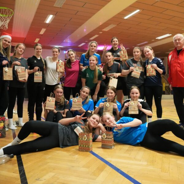 Besinnlicher Jahresabschluss: Weihnachtsstimmung beim Abschlusstraining unserer B-Jugend