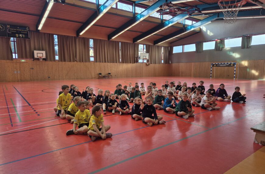 F-Jugend Turnier in heimischer Halle